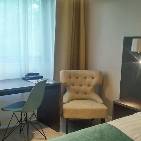 Majvik Congress 4*