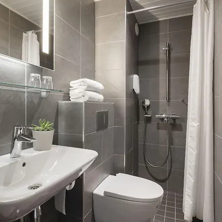 Majvik Congress 4*