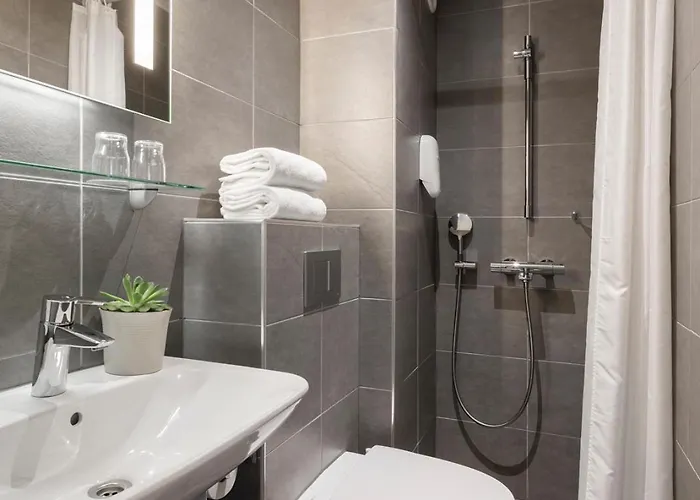 Otel Majvik Congress 4*